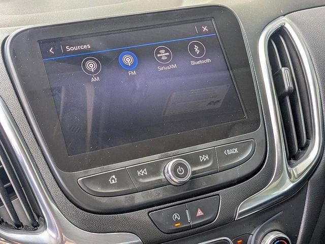 Photo of 2022 White Chevrolet Equinox
