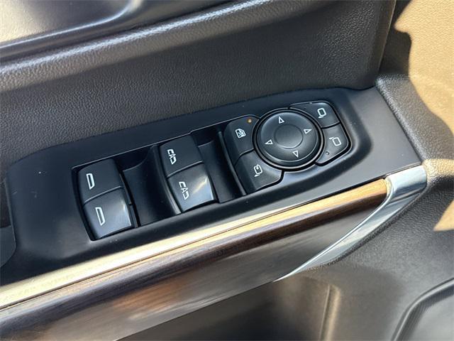 Photo of 2021 Summit White GMC Sierra 1500