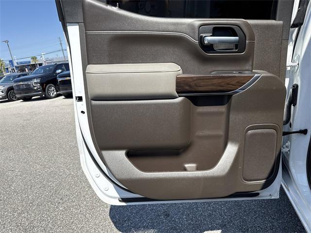 Photo of 2021 Summit White GMC Sierra 1500