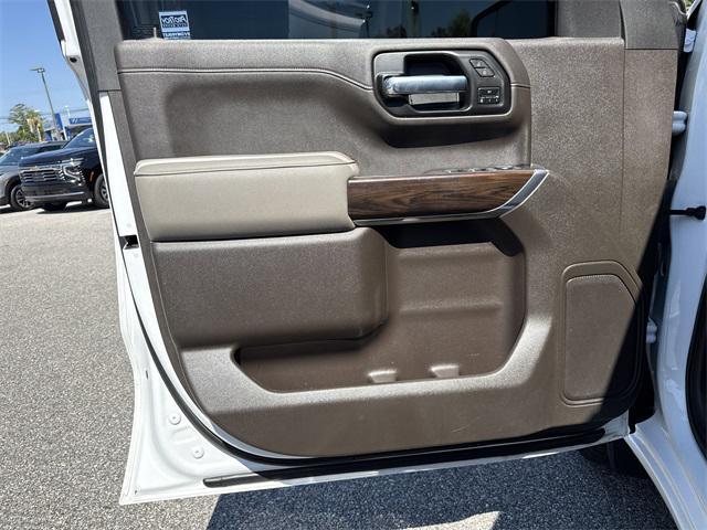 Photo of 2021 Summit White GMC Sierra 1500