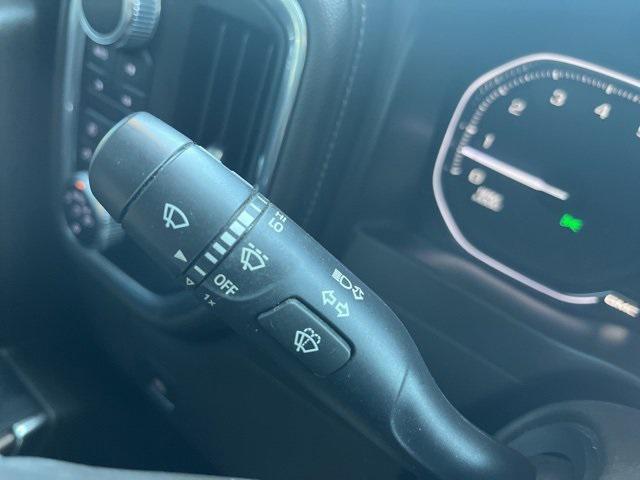 Photo of 2021 Summit White GMC Sierra 1500
