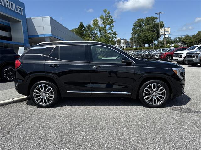 Photo of 2022 Ebony Twilight Metallic GMC Terrain