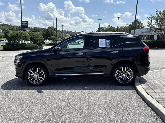 Photo of 2022 Ebony Twilight Metallic GMC Terrain