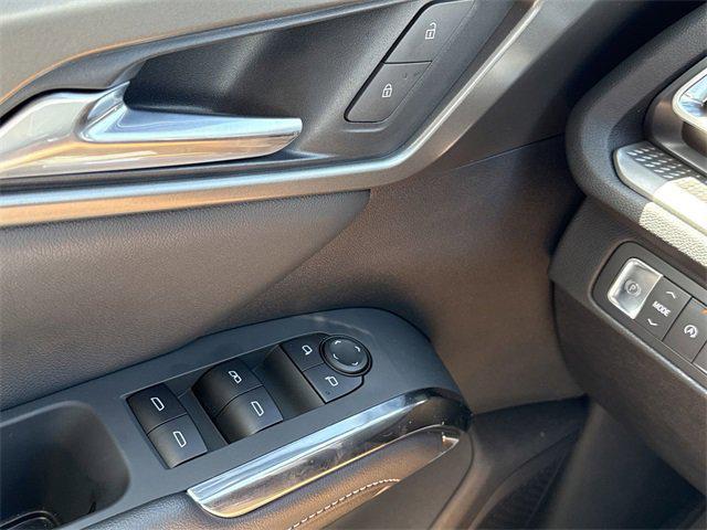 Photo of 2025 Black Chevrolet Traverse