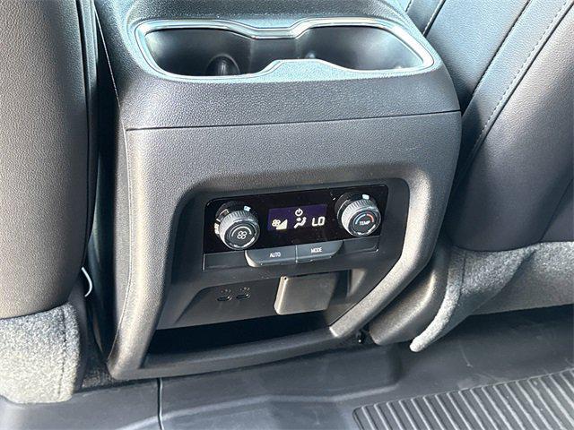 Photo of 2025 Black Chevrolet Traverse