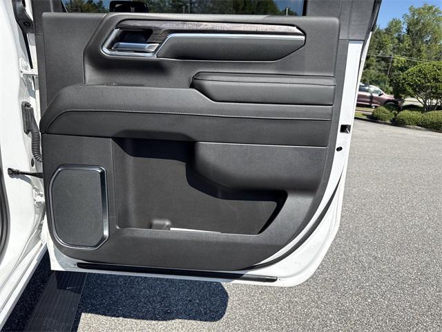 Photo of 2024 Summit White Chevrolet Silverado 2500