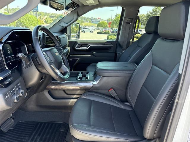 Photo of 2024 Summit White Chevrolet Silverado 2500