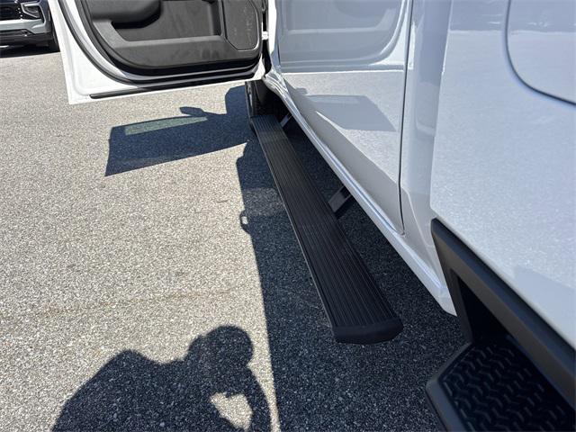 Photo of 2024 Summit White Chevrolet Silverado 2500