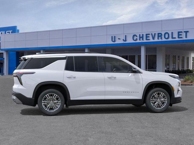 Photo of 2025 Summit White Chevrolet Traverse