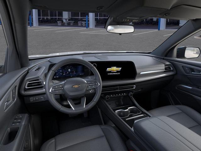 Photo of 2025 Summit White Chevrolet Traverse