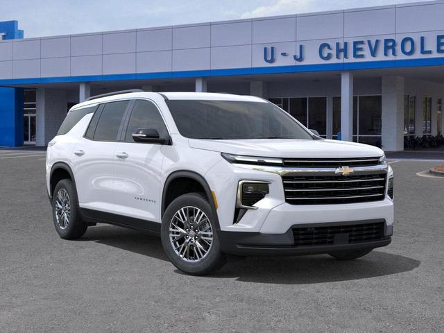 Photo of 2025 Summit White Chevrolet Traverse