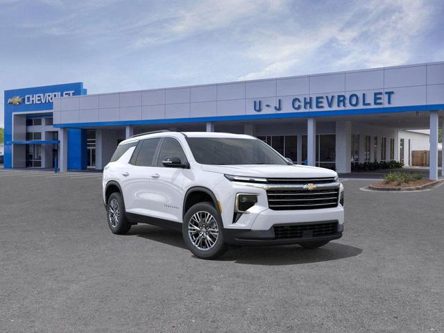 Photo of 2025 Summit White Chevrolet Traverse