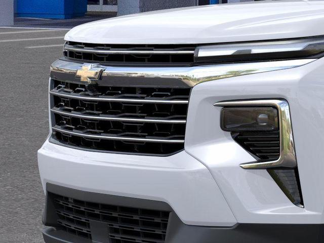 Photo of 2025 Summit White Chevrolet Traverse