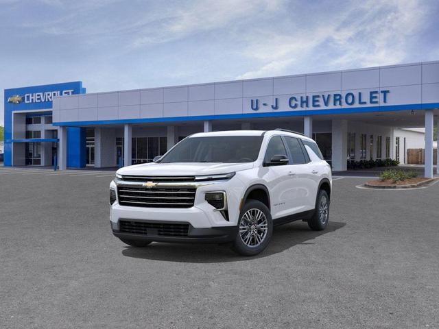 Photo of 2025 Summit White Chevrolet Traverse