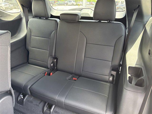 Photo of 2025 Radiant Red Chevrolet Traverse