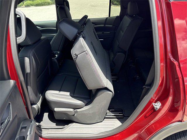 Photo of 2025 Radiant Red Chevrolet Traverse