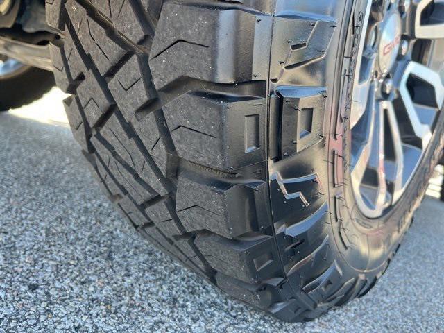 Photo of 2021 Summit White GMC Sierra 1500