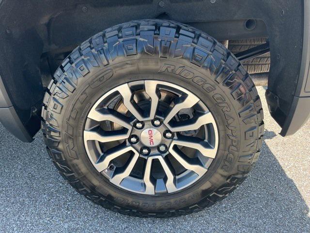 Photo of 2021 Summit White GMC Sierra 1500