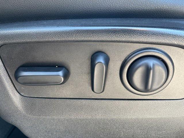 Photo of 2021 Summit White GMC Sierra 1500