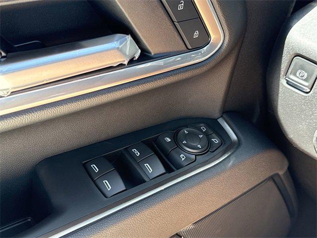 Photo of 2025 Summit White Chevrolet Silverado 2500