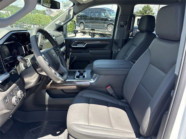 Photo of 2025 Summit White Chevrolet Silverado 2500
