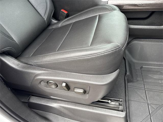 Photo of 2024 Iridescent Pearl Tricoat Chevrolet Silverado 1500