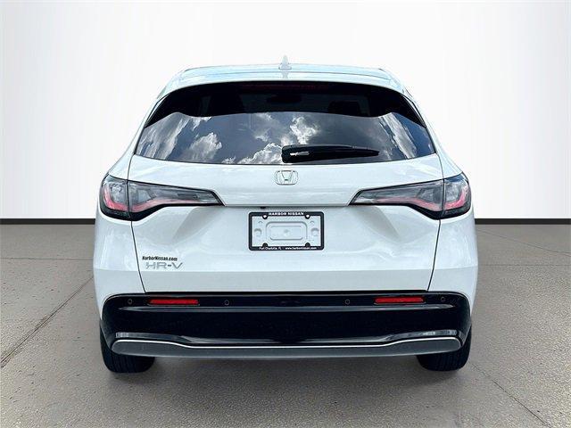 Photo of 2023 White Honda HR-V