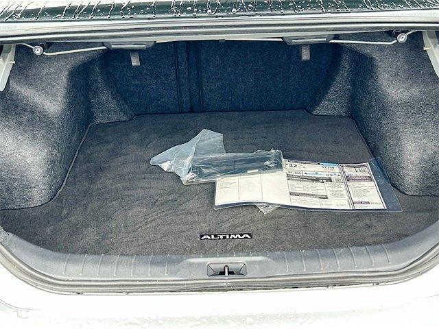 Photo of 2024 Brilliant Silver Metallic Nissan Altima
