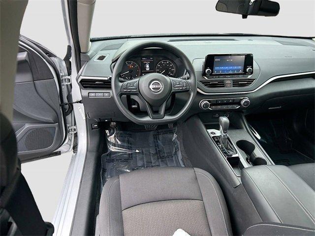 Photo of 2024 Brilliant Silver Metallic Nissan Altima