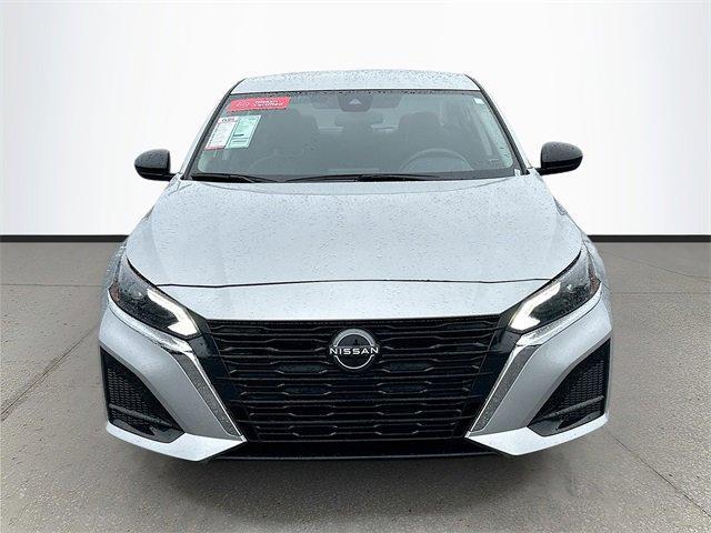 Photo of 2024 Brilliant Silver Metallic Nissan Altima