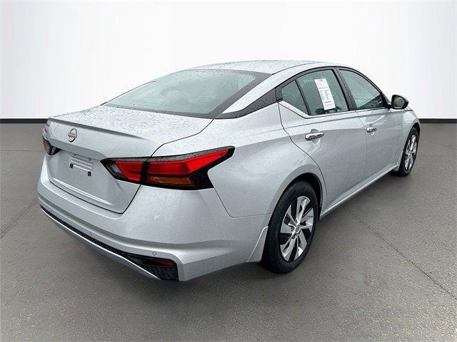 Photo of 2024 Brilliant Silver Metallic Nissan Altima