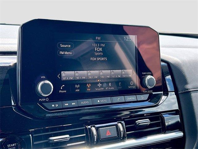 Photo of 2025 Everest White P Nissan Pathfinder
