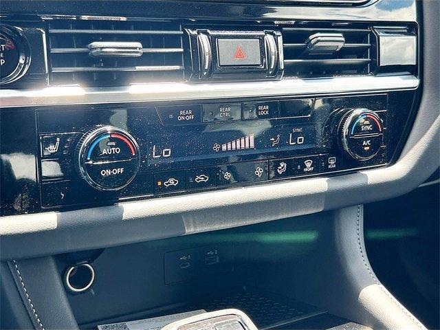 Photo of 2025 Everest White P Nissan Pathfinder