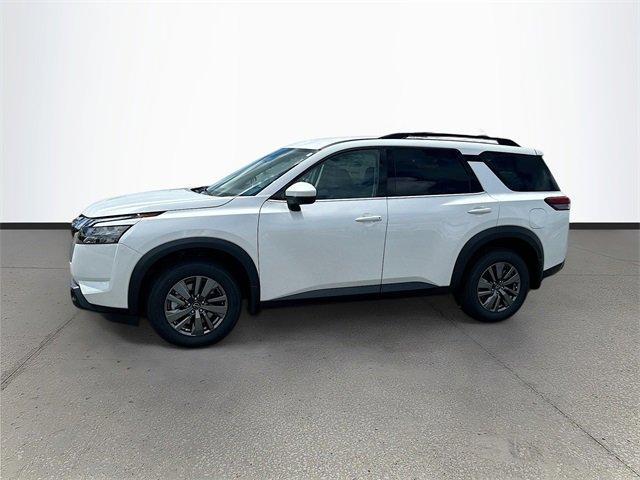 Photo of 2025 Everest White P Nissan Pathfinder