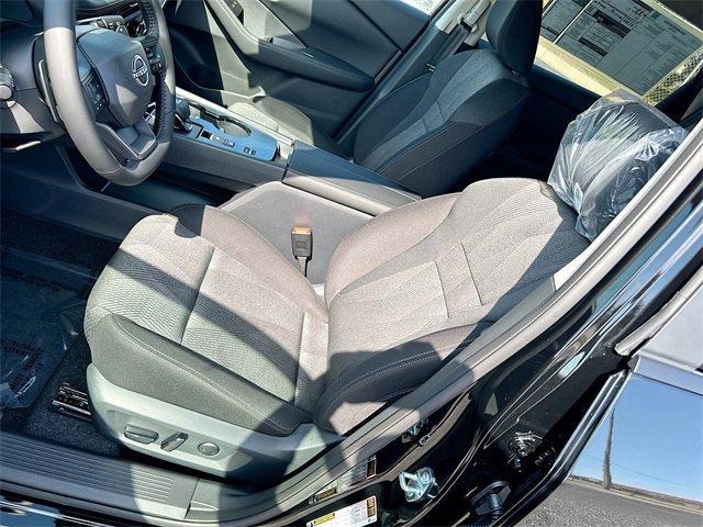 Photo of 2025 Black Nissan Rogue