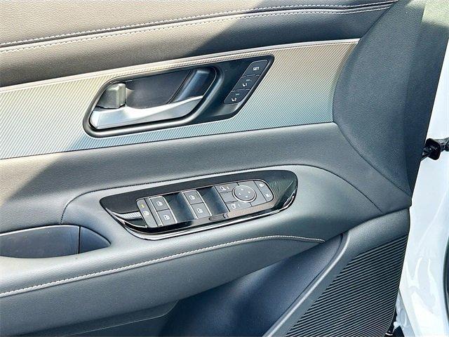 Photo of 2025 Everest White P Nissan Murano