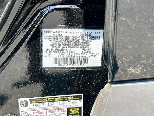 Photo of 2025 Super Black Nissan Kicks