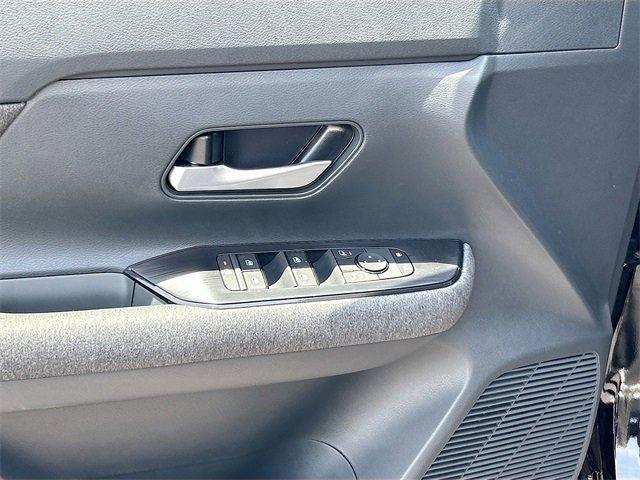 Photo of 2025 Super Black Nissan Kicks