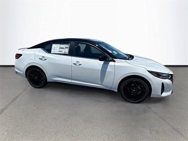 Photo of 2025 White Nissan Sentra