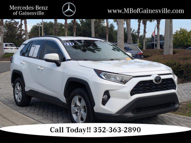 Photo of 2021 Super White Toyota RAV4