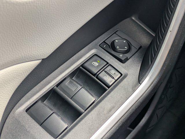 Photo of 2021 Super White Toyota RAV4