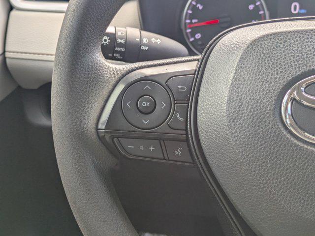 Photo of 2021 Super White Toyota RAV4