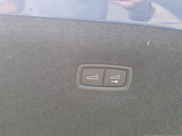 Photo of 2021 Neptune Blue Porsche Taycan