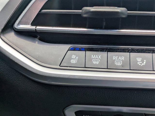 Photo of 2020 Black Sapphire Metallic BMW X7