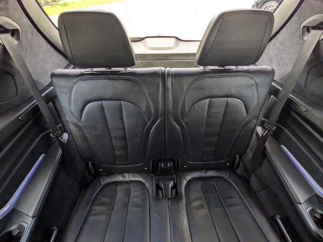 Photo of 2020 Black Sapphire Metallic BMW X7