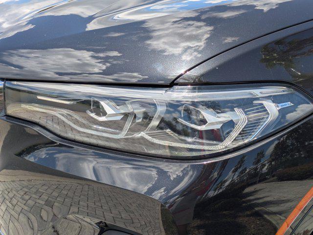 Photo of 2020 Black Sapphire Metallic BMW X7