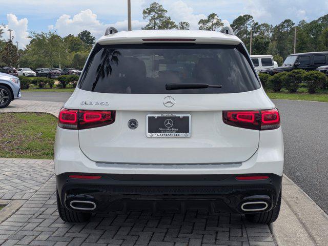 Photo of 2023 Polar White Mercedes-Benz GLB 250