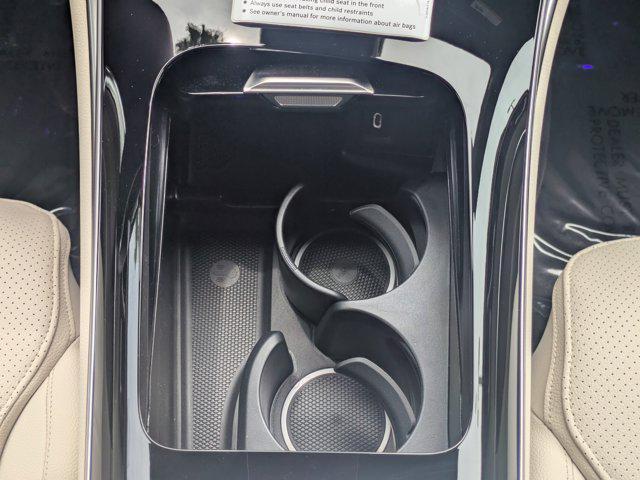 Photo of 2025 Polar White Mercedes-Benz GLC 300