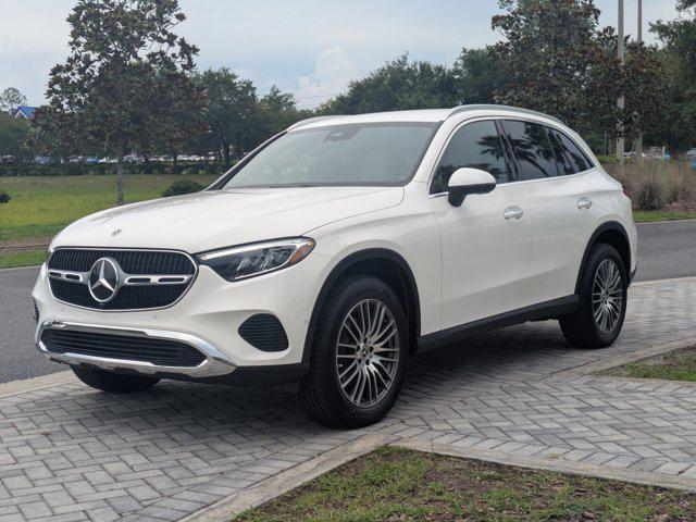 Photo of 2025 Polar White Mercedes-Benz GLC 300