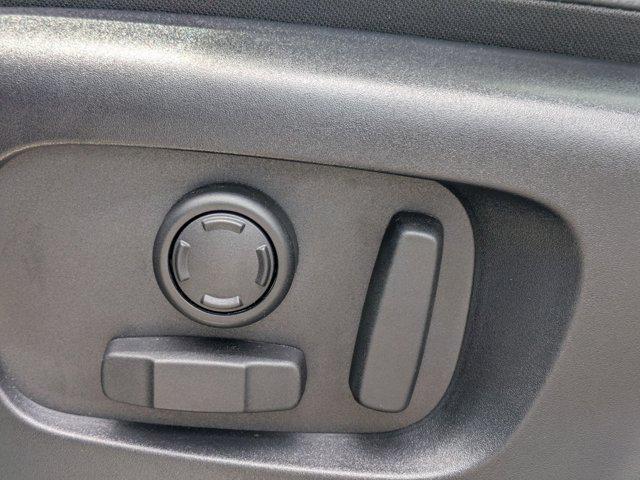 Photo of 2024 Varesine Blue Metallic Land Rover Discovery Sport